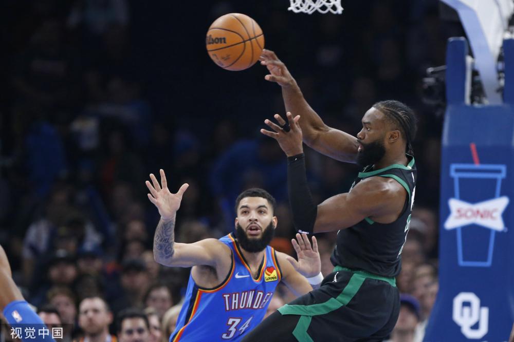 安菲尔德定成败？利物浦此前和巴黎欧战交锋4场，各在主场取胜.